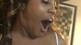 Insta Live Beauti nipples