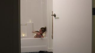 JASPERSWIFT ALIEN SPYS ON GIRL TAKING BATH
