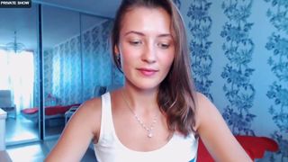 BiankaHulinganka LJ > Who can undress her?