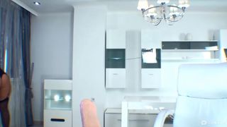 NelliSitsOnYouFace bbw tease