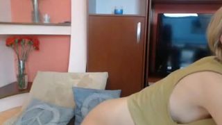 Sassyhelen 2014-04-25 chats and masturbates