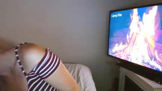 Holliecakes strip and shower