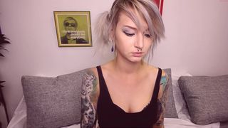 psychocandy lorelaye taking selfies 2