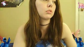Karliah1991 flashing tight pussy