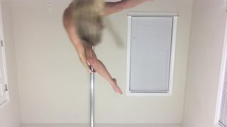 zoeytaylorxo - Naked Pole Dancing