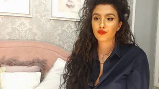 LivSummers LiveJasmin Hot Curvy Model Masturbate