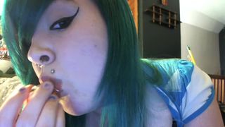 Bluewut blowjob a dildo