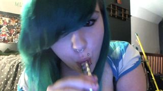 Bluewut blowjob a dildo