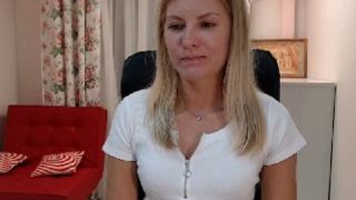 sexy ass schoolgirl dances flashes