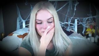 Dakotabonita is scared [halloween special]