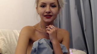 little_sophia_18 1 sideboobs