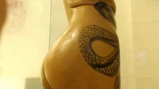 Kissofacobra shower 2018-11-18