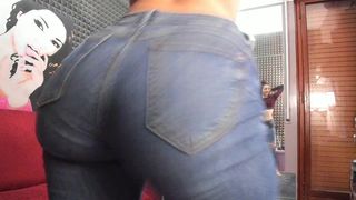 twerkingbaby 2018-11-26 big booty in jeans