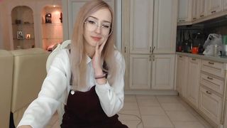 Guest324 (12-14-18) via Chaturbate