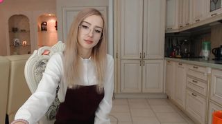 Guest324 (12-14-18) via Chaturbate (no nudity)