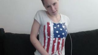 Melissa191 figers her pussy