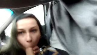 Highway Head - little Horny Cocksucker gives Blowjob in Car while Driving