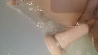 Białe Dildo w Mokrej Cipce