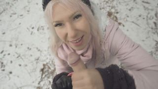 Quickie on the Winter Walk. he came in 5 Minutes into my Throat.