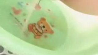 chinese cam girl peeing