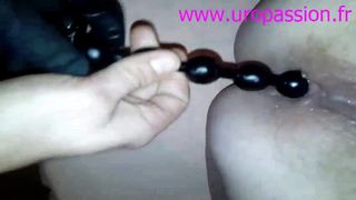 AMATEUR MILF FRANCAISE UN CHAPELET DANS LE CUL