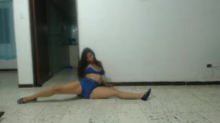 Practicing to do Streaptiese for my Boyfriend