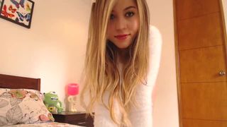 KimTylor finger masturbation