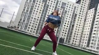 nicki minaj barbie tingz TWERK DANCE (watch to the end)