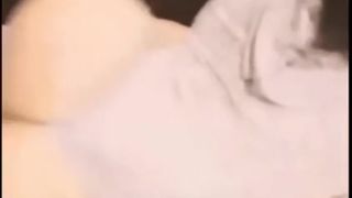 She Twerkin to King Bone Fall Back