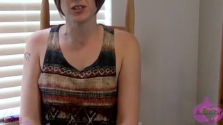 Lesbian Aunt Seduces Niece