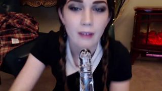 Evelynclaire dildo sucking