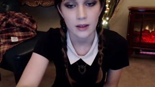 Evelynclaire dildo sucking