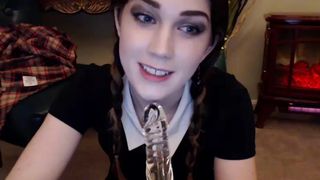 Evelynclaire dildo sucking