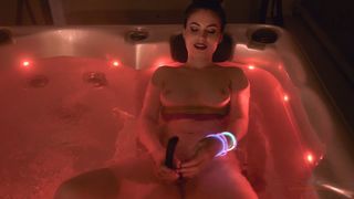 Laurenbrite Premium  - Orgasm In Jacuzzi