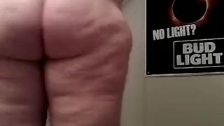 MILF Shaking Fat White Ass