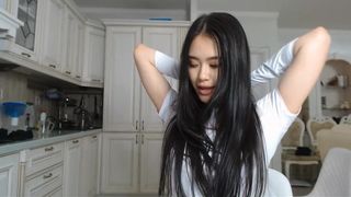 Li Chang shows pussy