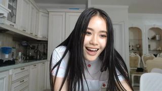 Li Chang shows pussy