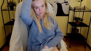 nikkishygirl_September-11-2017_18-04-54