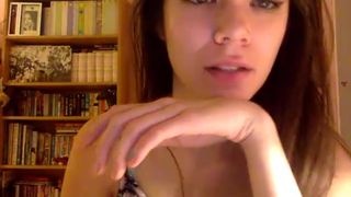 xoxo_melody shows personal pics