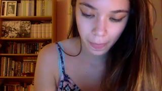 xoxo_melody shows personal pics