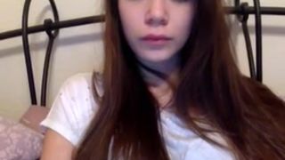 xoxo_melody takes off her shirt