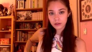 xoxo_melody in her room