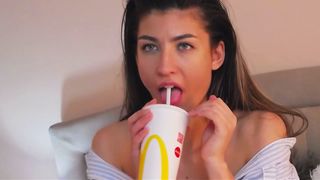 Jeessy - Skinny Angel Teases is Free Chat [Non Nude]
