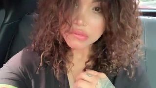 Marcela gets horny in the uber and masturbates