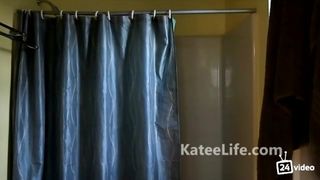 kateelife / katee owen takes a shower