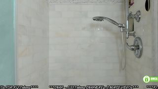 miakinkdd pussy and anal fuck in the shower