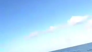 pareja argentina en la playa