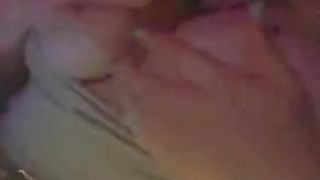 Милашка показывает грудь в чате