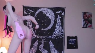 tinylolita lady spanks and dances