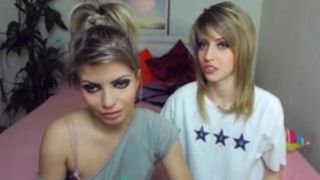 PaulaANDRose_03062017_1643_MyFreeCams